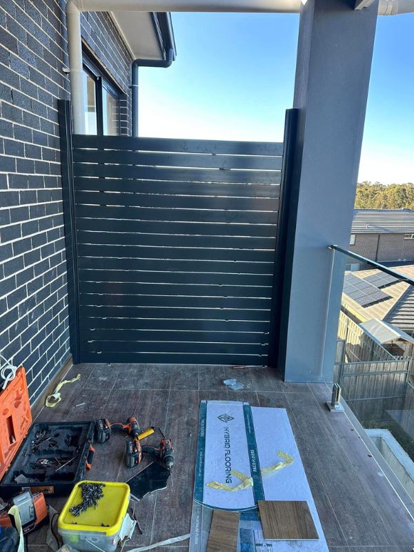 aluminium balcony balustrade installation